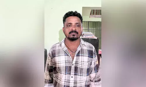 വീ​ട്ടി​ൽ മ​ദ്യ​വി​ൽ​പ​ന: യു​വാ​വ് പി​ടി​യി​ൽ