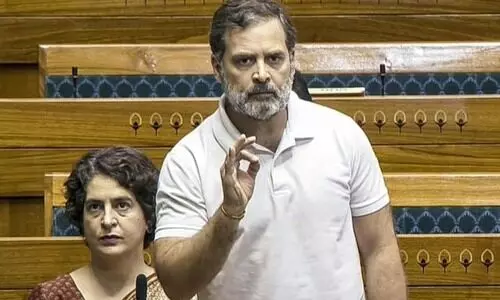 വോ​ട്ട​ർ​പ​ട്ടി​ക​യി​ലെ ക്ര​മ​ക്കേ​ട് പാ​ർ​ല​മെ​ന്റ് ച​ർ​ച്ച ചെ​യ്യ​ണ​മെ​ന്ന് രാ​ഹു​ൽ ഗാന്ധി