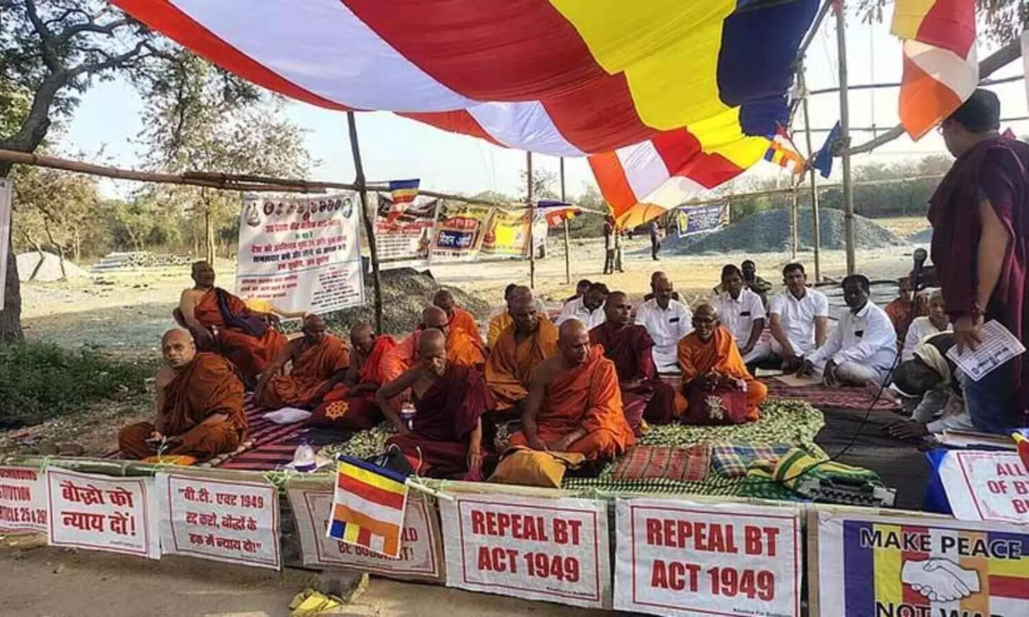 എന്തിനാണ് ബ്രാഹ്മണർ മഹാബോധി ക്ഷേത്രം നിയന്ത്രിക്കുന്നത്? ബോധ് ഗയയിലെ ബുദ്ധ സന്യാസിമാർ ചോദിക്കുന്നു