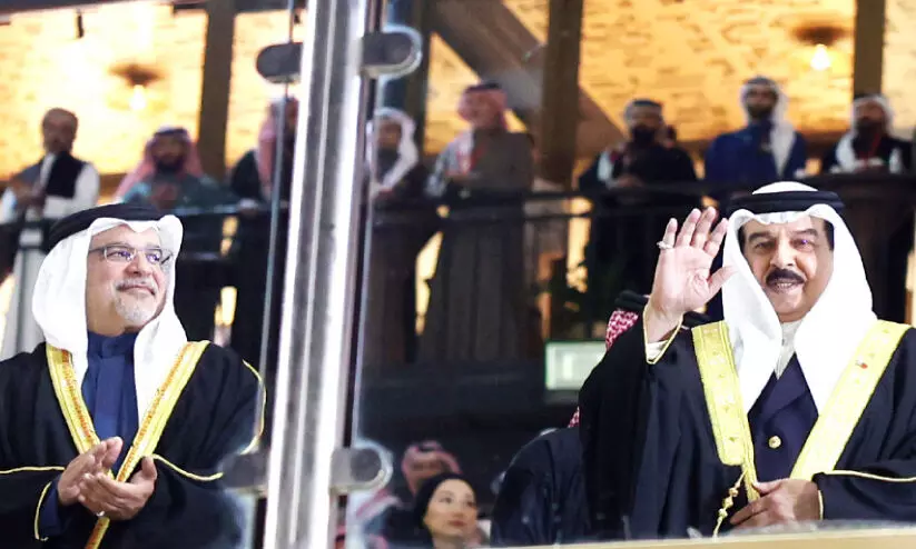 കിങ്സ് കപ്പ് കുതിരയോട്ട മത്സരം വീക്ഷിക്കാനെത്തി ഹമദ് രാജാവ് കിങ്സ് കപ്പ് കുതിരയോട്ട മത്സരം വീക്ഷിക്കാനെത്തി ഹമദ് രാജാവ്