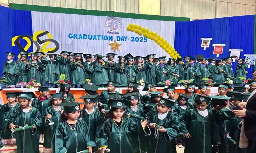 മോഡേൺ സ്കൂളിൽ ഗ്രാജ്വേഷൻ ഡേ ആഘോഷിച്ചു മോഡേൺ സ്കൂളിൽ ഗ്രാജ്വേഷൻ ഡേ ആഘോഷിച്ചു