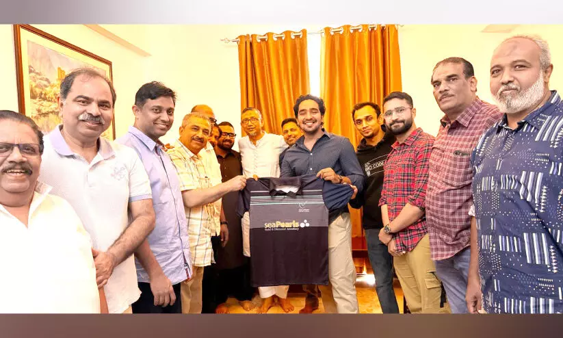 ടെലി-മാഹി കപ്പ് ഫുട്ബാൾ ടൂർണമെന്റ്; ലോഗോയും ജഴ്സിയും പുറത്തിറക്കി ടെലി-മാഹി കപ്പ് ഫുട്ബാൾ ടൂർണമെന്റ്; ലോഗോയും ജഴ്സിയും പുറത്തിറക്കി