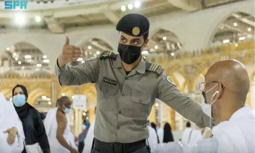 മ​ക്ക ഹ​റ​മി​ൽ സേ​വ​ന​ത്തി​ന്​ ലോ​ക​ഭാ​ഷ​കൾ അ​റി​യു​ന്ന സു​ര​ക്ഷ ഉ​ദ്യോ​ഗ​സ്ഥ​ർ