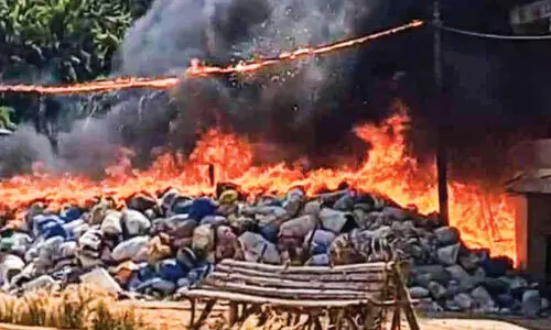 മേ​ലാ​റ്റൂ​രി​ലെ എം.​സി.​എ​ഫി​ൽ വ​ൻ തീ​പി​ടി​ത്തം