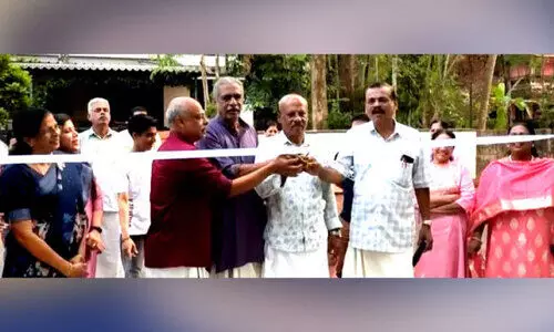 പിതാവിന്‍റെ പേരിൽ റോഡ്​ നിർമിച്ച്​ മക്കൾ