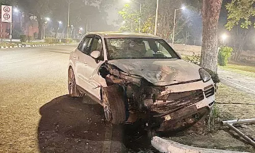 അമിതവേഗത്തിൽ പാഞ്ഞ പോർഷെ കാർ ഇടിച്ചു ഒരാൾ മരിച്ചു