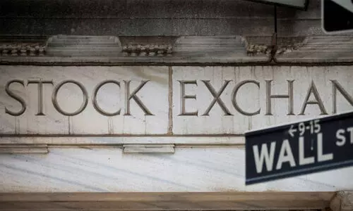 ആപ്പിളിന്റെ ഒരു ദിവസത്തെ നഷ്ടം 1500 കോടി; ടെക് കമ്പനികളുടെ ആകെ നഷ്ടം 6500 കോടി, യു.എസിന് ഇതെന്തുപ്പറ്റി ​?