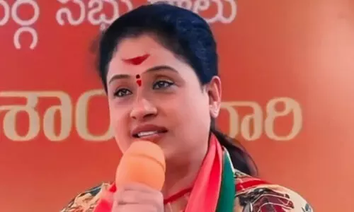 വിജയശാന്തിക്ക് എം.എൽ.സി സീറ്റ് നൽകിയതിൽ പ്രതിഷേധം; തെലങ്കാന കോൺഗ്രസിൽ അതൃപ്തി പുകയുന്നു