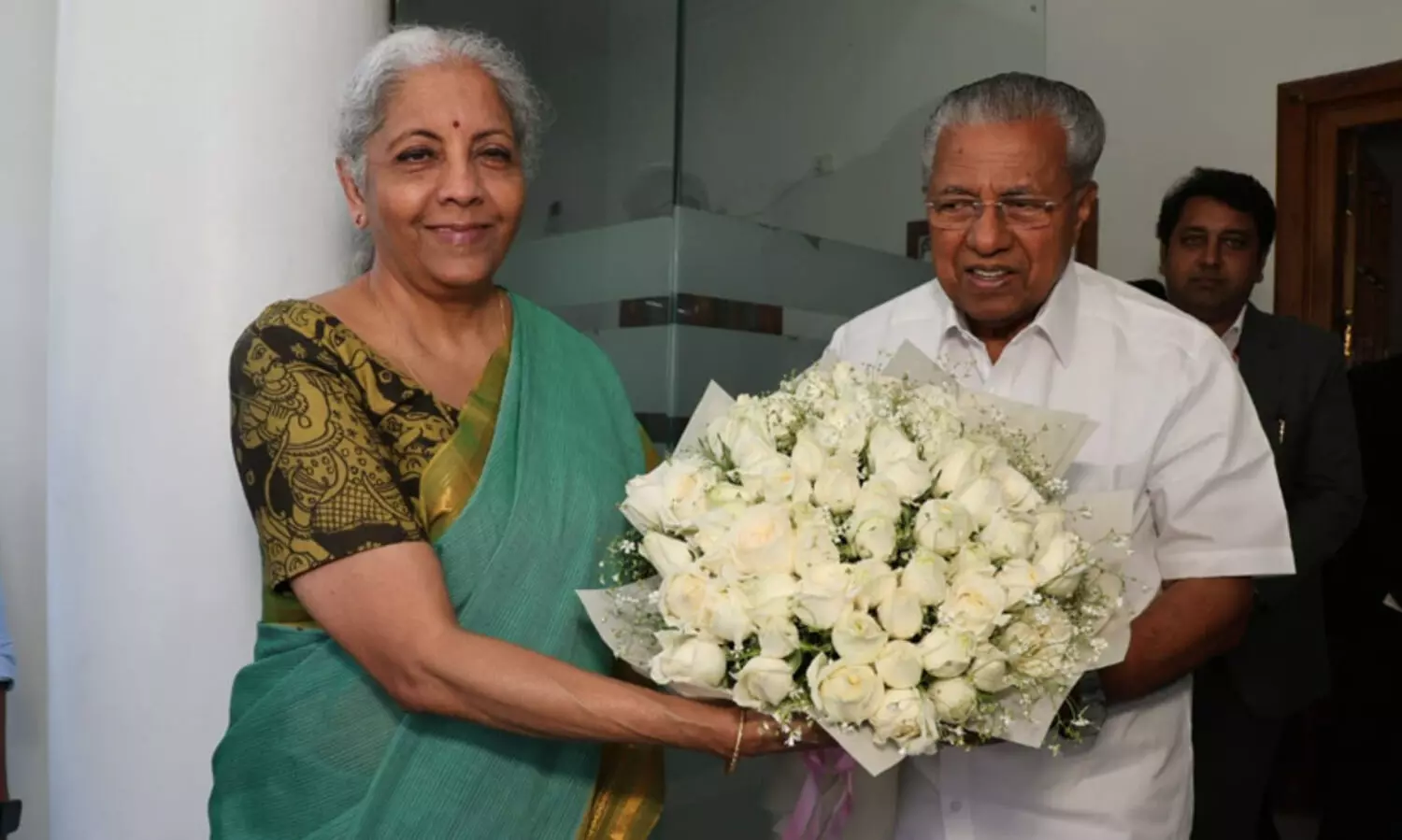 കേരളത്തിൽ ബസ് ഇറങ്ങുന്നവർക്കും നോക്കുകൂലി ചുമത്തുന്ന കമ്യൂണിസം -നിർമല സീതാരാമൻ