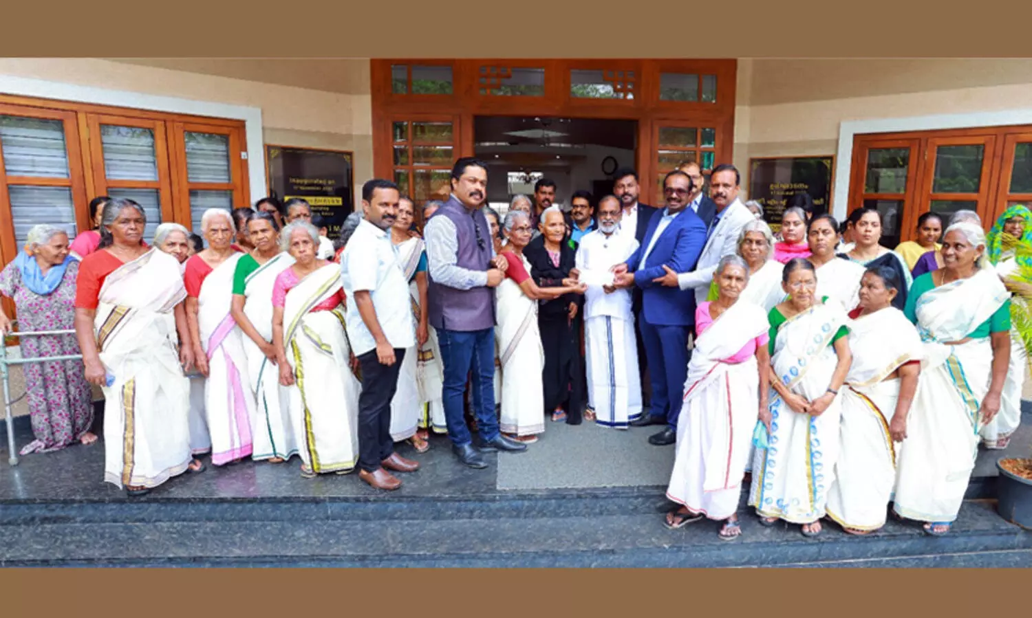 ഗാന്ധിഭവന് വീണ്ടും യൂസഫലിയുടെ റംസാന്‍ സമ്മാനം