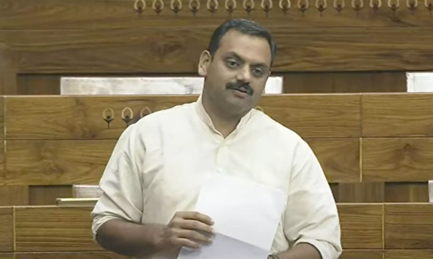 വനാതിർത്തിയിൽനിന്നും പുറത്തുവരുന്ന മൃഗങ്ങളെ കൊല്ലാൻ അനുമതി നൽകണം -ഡീൻ കുര്യാക്കോസ്