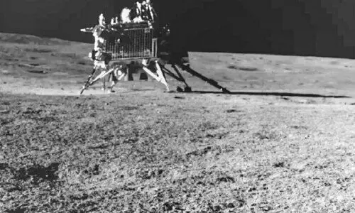 ചന്ദ്ര​യാ​ൻ സാ​ക്ഷി അ​വി​ടെ ജ​ല​മു​ണ്ട്