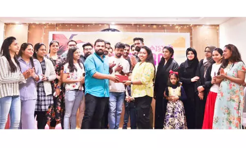 ചി​കി​ത്സ ധ​ന​സ​ഹാ​യം കൈ​മാ​റി