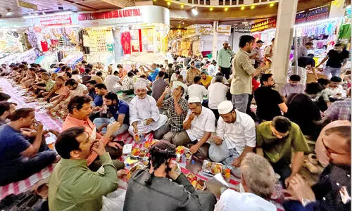 മ​ത്ര സൂ​ഖി​ല്‍ സ്നേ​ഹ​വി​രു​ന്നു​മാ​യി കൈ​ര​ളി ഇ​ഫ്താ​ര്‍ സം​ഗ​മം