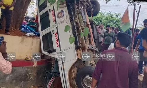 Street vendor died after being hit by police jeep in Mananthavady