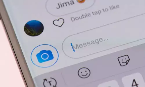 പ്രണയസന്ദേശം അയച്ചതുമായി ബന്ധപ്പെട്ട തർക്കം; പരീക്ഷകഴിഞ്ഞിറങ്ങിയ വിദ്യാർഥിനിക്ക് മർദനം