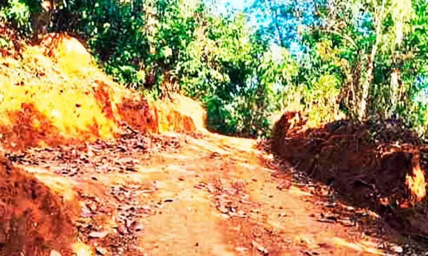 35 വർഷത്തെ കാത്തിരിപ്പ്​; അട്ടിക്കളം-അമ്പലപ്പടി റോഡ് ഇനിയെങ്കിലും നന്നാക്കുമോ?