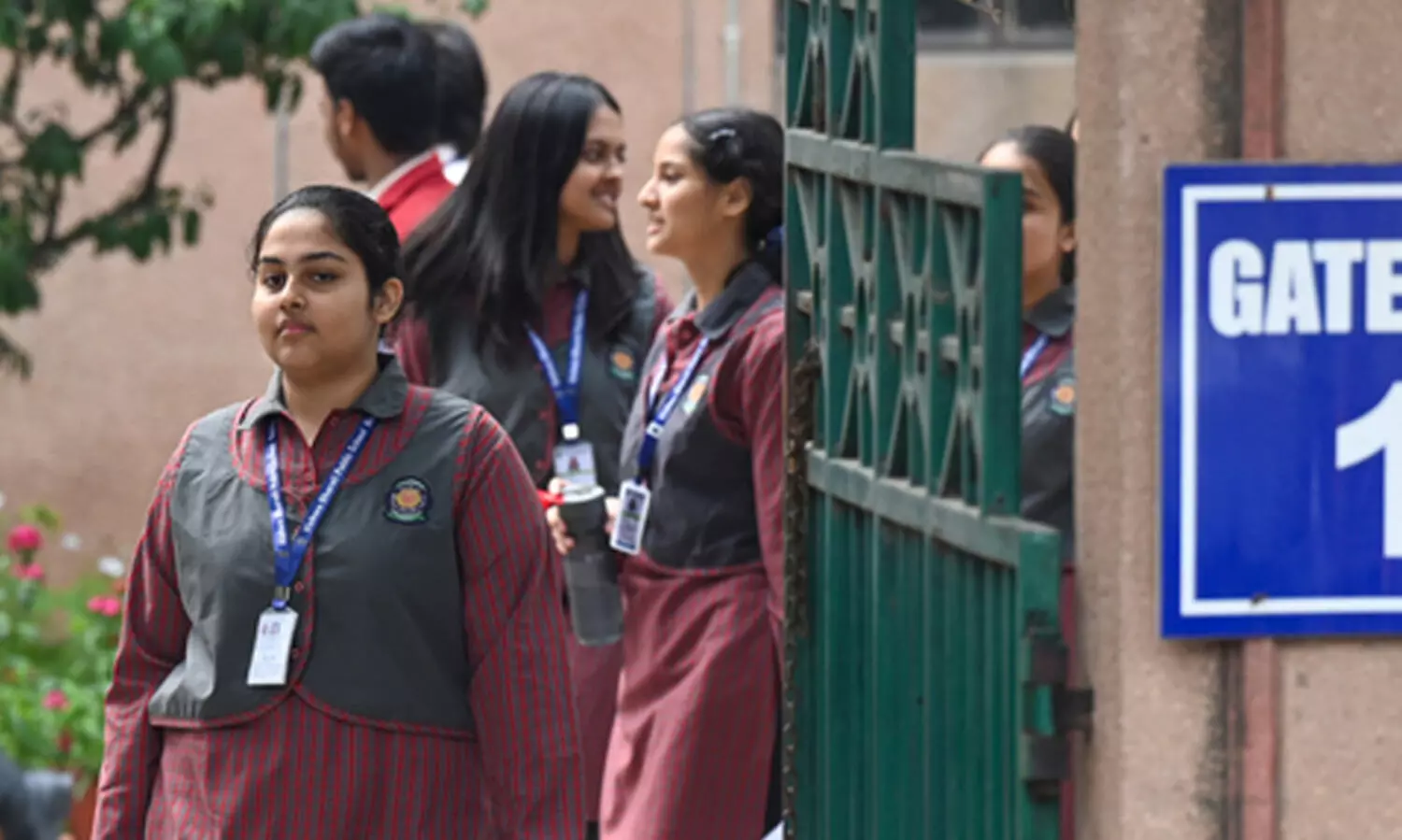 ഹോളി ആഘോഷങ്ങൾ മൂലം പ്ലസ് ടു പരീക്ഷയെഴുതാൻ സാധിക്കാതിരുന്നാൽ വീണ്ടും അവസരം നൽകുമെന്ന് സി.ബി.എസ്.ഇ