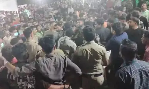 ‘പാർട്ടിയോട് കളിച്ചാൽ ഒരൊറ്റയെണ്ണം തലശ്ശേരി സ്റ്റേഷനിലുണ്ടാവില്ല’; മണോളിക്കാവിലെ സി.പി.എം ഭീഷണി യാഥാർഥ്യമാകുന്നു, രണ്ട് എസ്.ഐമാർക്ക് സ്ഥലംമാറ്റം