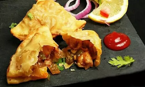 Chilli Chicken Samosa