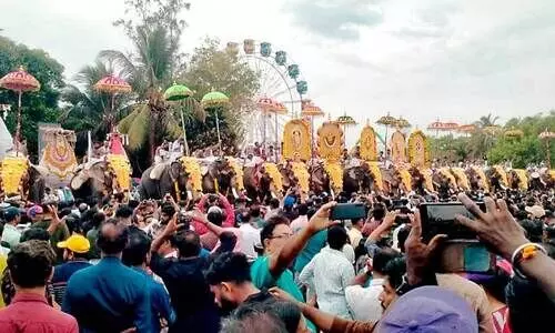 സമൃദ്ധിയുടെ കാഴ്ചവട്ടങ്ങളുമായി ചിനക്കത്തൂരിൽ പൂരം പൂത്തുലഞ്ഞു