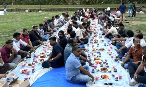 വടകര എൻ.ആർ.ഐ കുടുംബം ഇഫ്താർ സംഗമം വടകര എൻ.ആർ.ഐ കുടുംബം ഇഫ്താർ സംഗമം