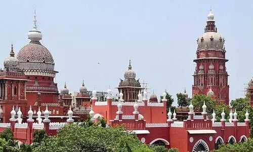 അന്നദാനത്തിനു ശേഷം വാഴയിലയിൽ ഉരുളുന്നതിൽനിന്ന് ഭക്തനെ വിലക്കി മദ്രാസ് ഹൈകോടതി