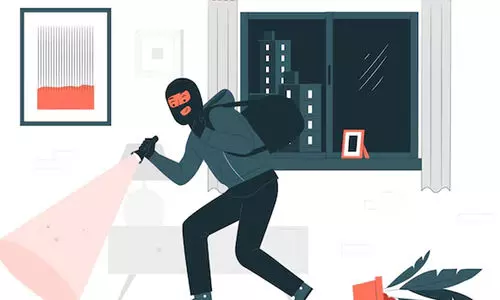 അടിമാലിയിൽ മോഷ്ടാക്കൾ വിലസുന്നു അടിമാലിയിൽ മോഷ്ടാക്കൾ വിലസുന്നു