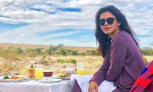 സ്വർണം നൽകിയത് ആറടി ഉയരമുള്ളയാളെന്ന് നടി രന്യ; സംസാരിച്ചത് ആഫ്രിക്കൻ-അമേരിക്കൻ രീതിയിൽ, ധരിച്ചത് കന്തൂറ സ്വർണം നൽകിയത് ആറടി ഉയരമുള്ളയാളെന്ന് നടി രന്യ; സംസാരിച്ചത് ആഫ്രിക്കൻ-അമേരിക്കൻ രീതിയിൽ, ധരിച്ചത് കന്തൂറ