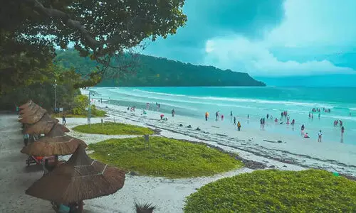 ഗോവയിലും കേരളത്തിലും ലക്ഷദ്വീപിലുമല്ല... ഏഷ്യയിലെ മികച്ച 10 ബീച്ചുകളിലൊന്ന് ഇവിടെയാണ്...