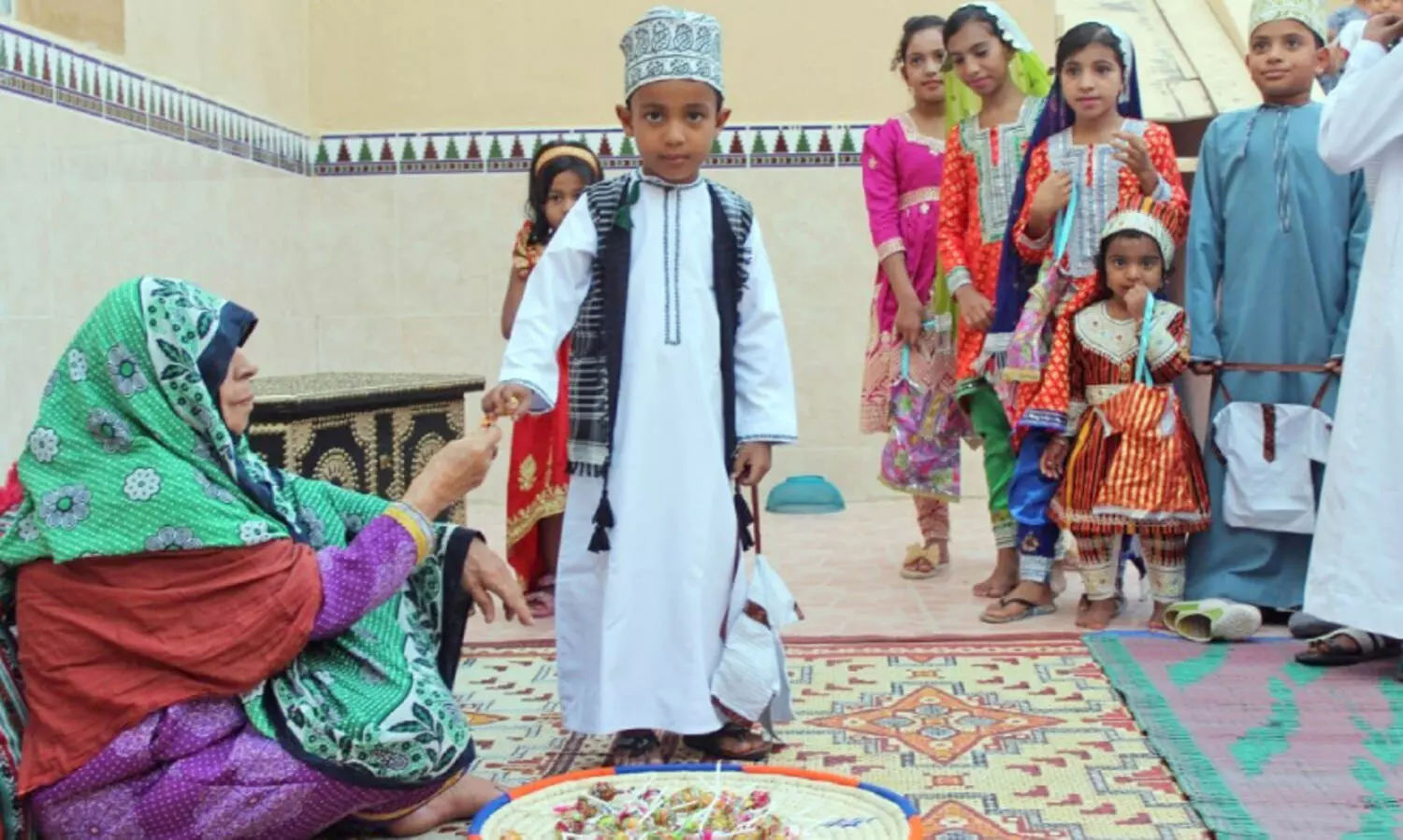 ‘ഖ​റ​ൻ​ഖ​ശു’ ആ​ഘോ​ഷ രാ​വി​ല​ലി​ഞ്ഞ്​ കു​ട്ടി​ക്കൂ​ട്ടം