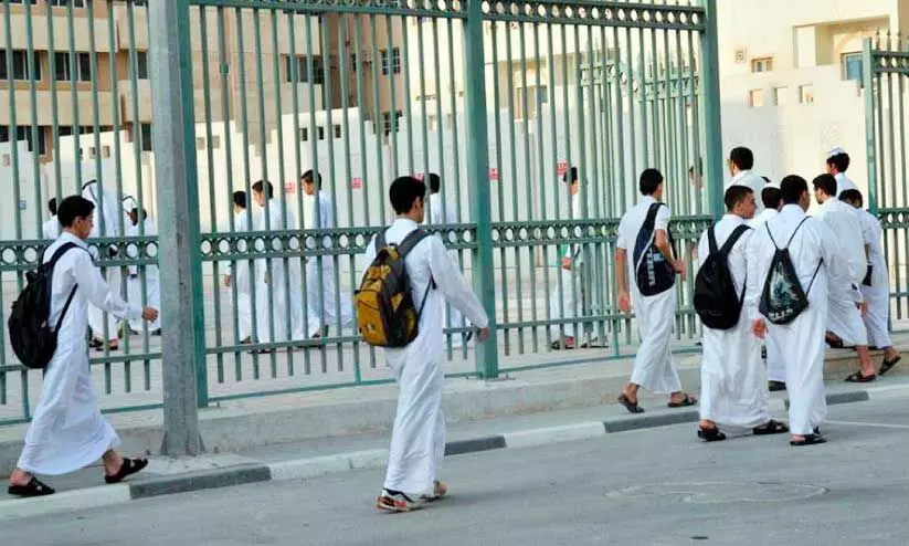 സ്വ​കാ​ര്യ ജോ​ലി​ക്കാ​രാ​യ പ്ര​വാ​സി​ക​ളു​ടെ മ​ക്ക​ൾ​ക്കും സ​ർ​ക്കാ​ർ സ്കൂ​ളി​ൽ പ്ര​വേ​ശ​നാ​നു​മ​തി