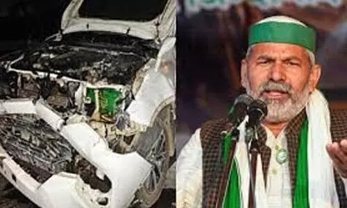 വാഹനത്തിനു മുന്നിലേക്ക് കാട്ടു മൃഗം ചാടി; അപകടത്തിൽ നിന്ന് കഷ്ടിച്ച് രക്ഷപ്പെട്ട് രാകേഷ് ടിക്കായത്ത്