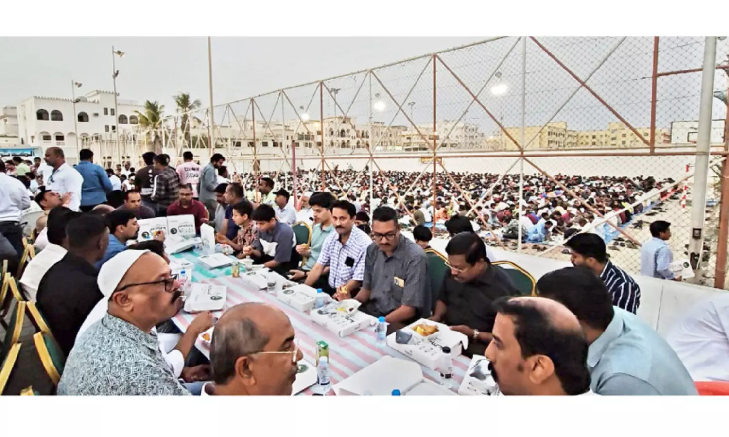 വി​പു​ല​മാ​യ ഇ​ഫ്താ​റു​മാ​യി കെ.​എം.​സി.​സി സ​ലാ​ല