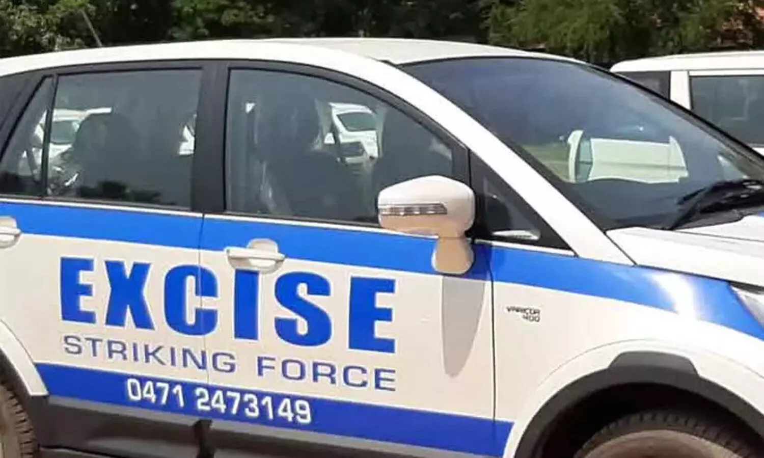 എക്സൈസ് സംഘത്തെ കണ്ട് 10ാം ക്ലാസുകാരൻ ‘പൊതി’ വലിച്ചെറിഞ്ഞു; നോക്കിയപ്പോൾ കഞ്ചാവ്, പിടികൂടുന്നതിനിടെ എക്സൈസ് ഉദ്യോഗസ്ഥന് പരിക്ക്