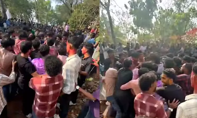 Holi Clash in Payyannur College Holi Clash in Payyannur College