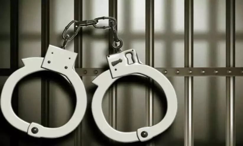 സബ്സിഡി ഭക്ഷ്യവസ്തുക്കൾ വിൽപന നടത്തിയ പ്രവാസികൾ പിടിയിൽ സബ്സിഡി ഭക്ഷ്യവസ്തുക്കൾ വിൽപന നടത്തിയ പ്രവാസികൾ പിടിയിൽ