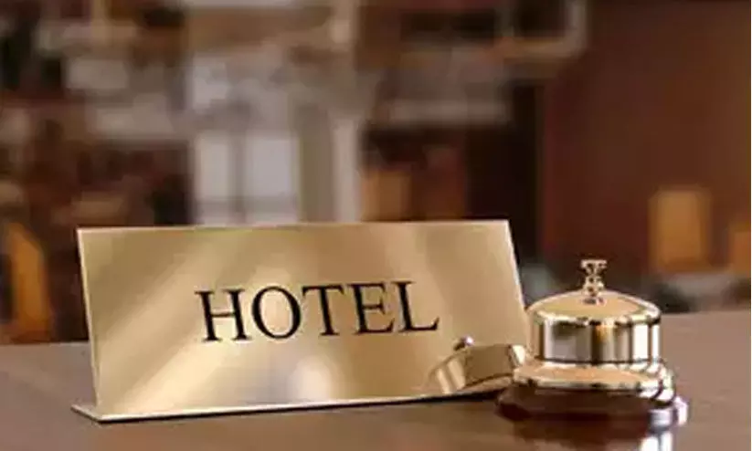 ഹോട്ടൽ വ്യവസായം; കൂടുതൽ നിയന്ത്രണം ഏർപ്പെടുത്തി പഞ്ചായത്തുകൾ ഹോട്ടൽ വ്യവസായം; കൂടുതൽ നിയന്ത്രണം ഏർപ്പെടുത്തി പഞ്ചായത്തുകൾ