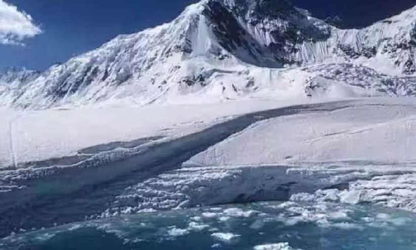 ഹിമാലയ മഞ്ഞുരുക്കത്തിന്റെയും നദികളുടെ ഗതിമാറ്റത്തിന്റെയും പ്രത്യാഘാതങ്ങൾ വിശകലനം ചെയ്യുന്നതായി കേന്ദ്രം