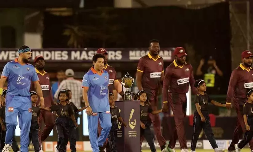 ടോസ് നേടിയ വെസ്റ്റിൻഡീസ് ബാറ്റിങ് തെരഞ്ഞെടുത്തു; ഇന്ത്യൻ ടീമിൽ സചിനും യുവരാജും പത്താൻ സഹോദരങ്ങളും