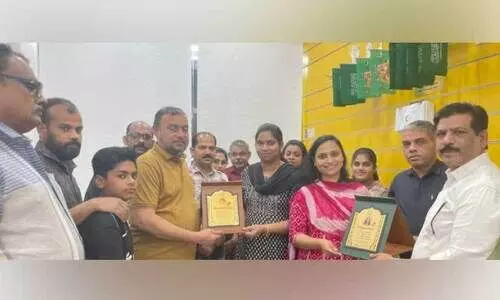 ആ​രോ​ഗ്യ പ്ര​വ​ർ​ത്ത​ക​ർ​ക്ക് ഒ.​ഐ.​സി.​സി യാ​ത്ര​യ​യ​പ്പ്