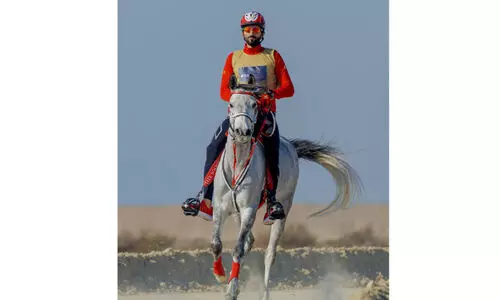 120 കി​ലോ​മീ​റ്റ​ർ കു​തി​ര​യോ​ട്ട മ​ത്സ​ര​ത്തി​ൽ പ​ങ്കെ​ടു​ത്ത് ശൈ​ഖ് നാ​സ​ർ