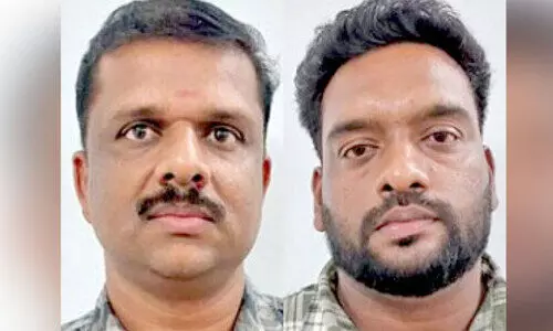 ഓൺലൈൻ ട്രേഡിങ്ങിന്റെ മറവിൽ പണം തട്ടൽ; രണ്ട് പേർ കൂടി പിടിയിൽ ഓൺലൈൻ ട്രേഡിങ്ങിന്റെ മറവിൽ പണം തട്ടൽ; രണ്ട് പേർ കൂടി പിടിയിൽ