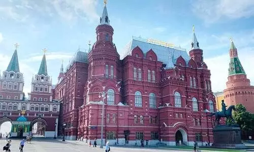 മോസ്കോ… അത്ഭുതങ്ങളുടെ മഹാ നഗരം