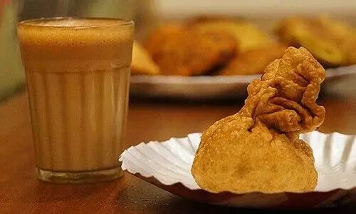 വൈകുന്നേര ചായക്കൊപ്പം എണ്ണക്കടികൾ കഴിക്കുന്നവർ സൂക്ഷിക്കുക