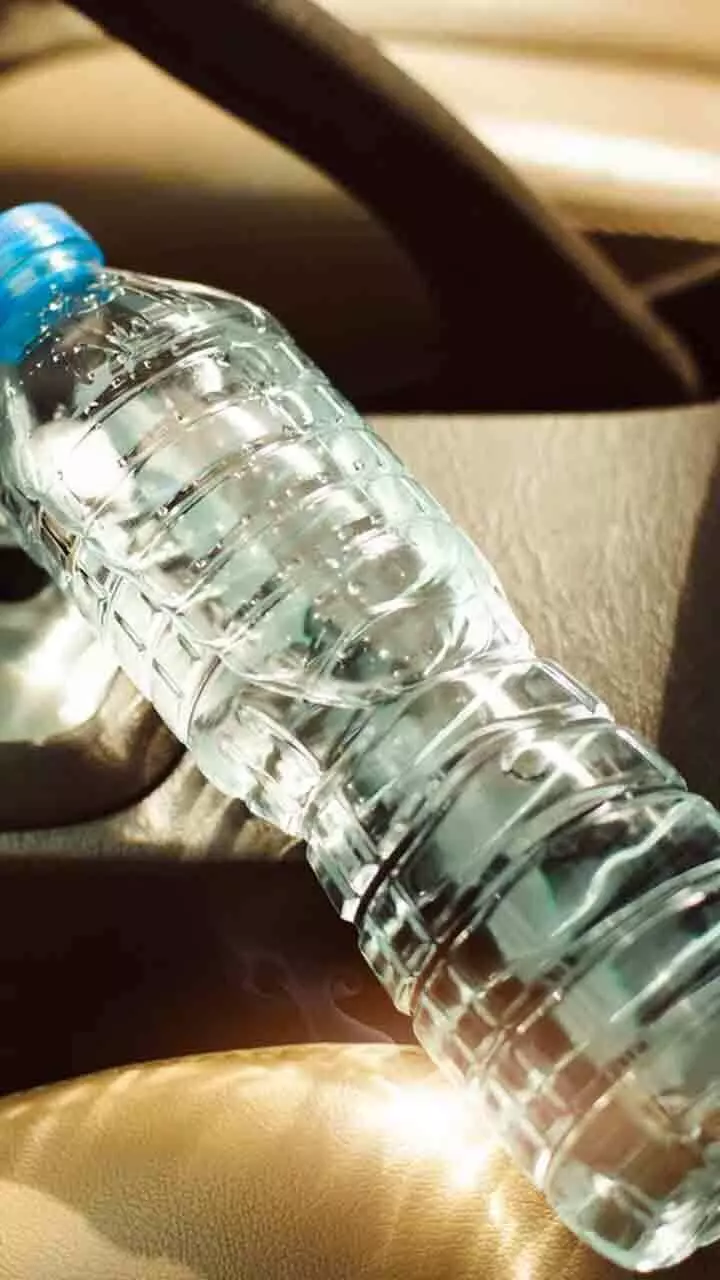 കാറിൽ സൂക്ഷിച്ച കുപ്പിവെള്ളം സുരക്ഷിതമാണോ?