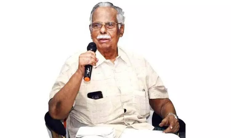 ടി. പത്മനാഭൻ: അടുത്തും അകന്നും