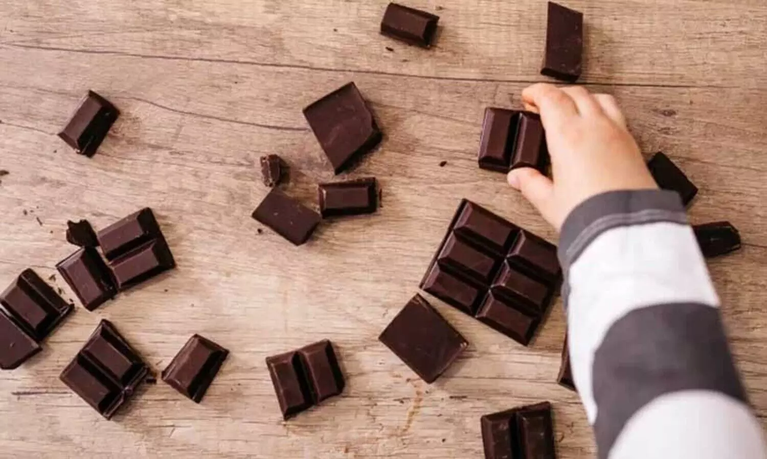 കുട്ടികൾക്ക് ഡാർക്ക് ചോക്ലേറ്റ് നൽകുംമുമ്പ്   ഈ കാര്യങ്ങൾ ശ്രദ്ധിക്കൂ...