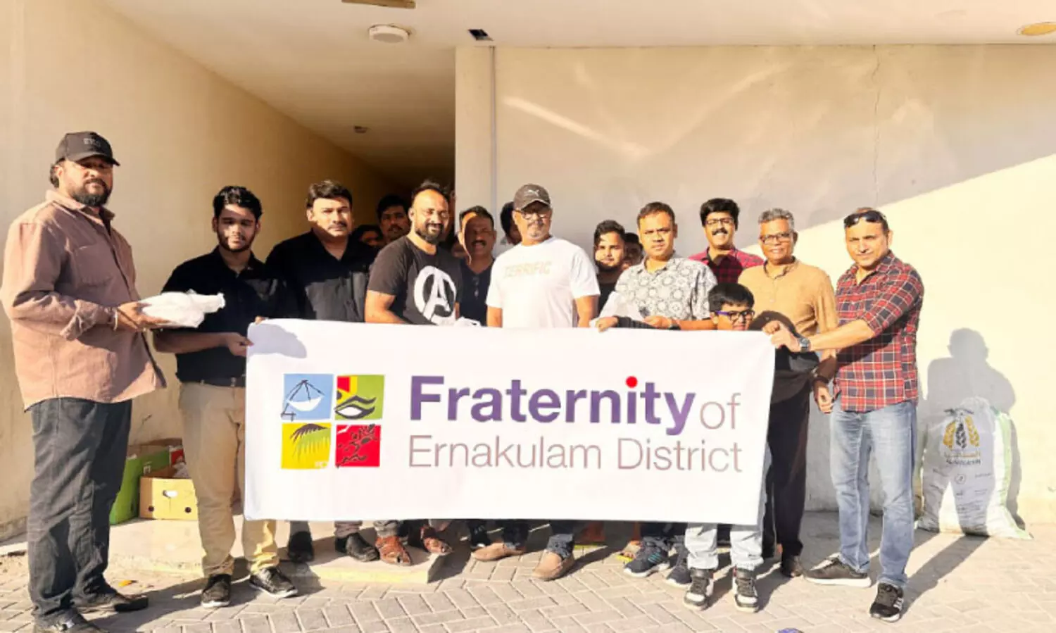 ഫെ​ഡ് ബ​ഹ്‌​റൈ​ൻ ഇ​ഫ്താ​ർ കി​റ്റ് വി​ത​ര​ണം ചെ​യ്തു