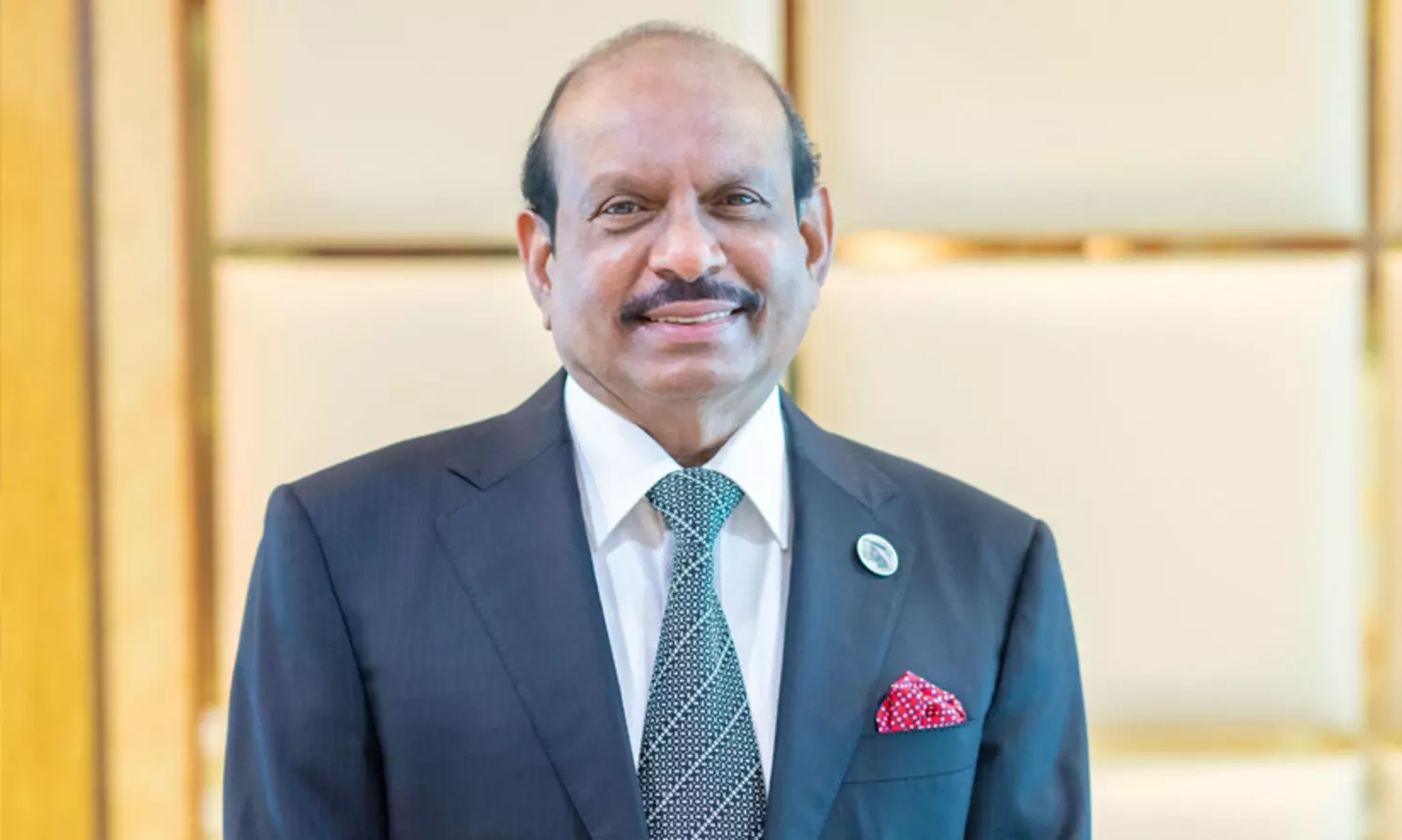 ദുബൈ ഭരണാധികാരി പ്രഖ്യാപിച്ച പിതാക്കന്മാരുടെ ആരോഗ്യ സംരക്ഷണ പദ്ധതിയിലേക്ക് 47.50 കോടി രൂപ നൽകി എം.എ. യൂസഫലി